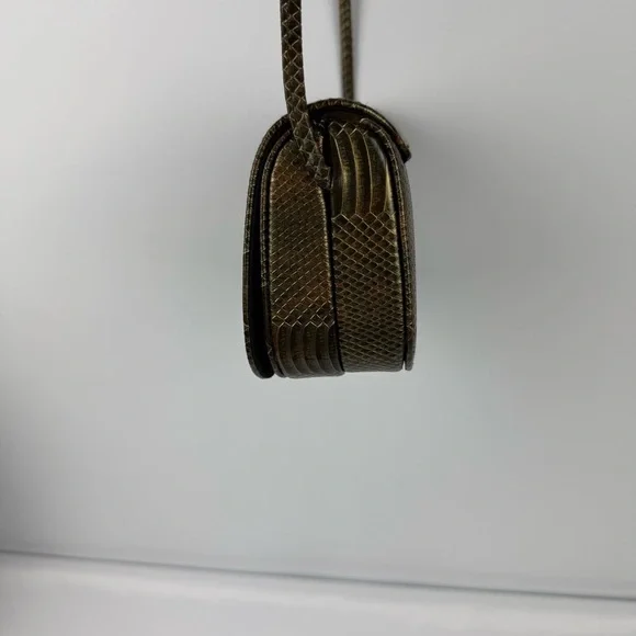 Vintage Faux Snakeskin Crossbody Purse – Gold Hardware, Magnetic Snap Closure - Picture 5 of 10